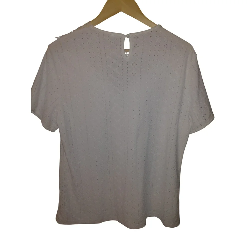 White Eyelet Lace Bib Short Sleeve Blouse Keyhole Back Top Womens XL - Picture 5 of 5